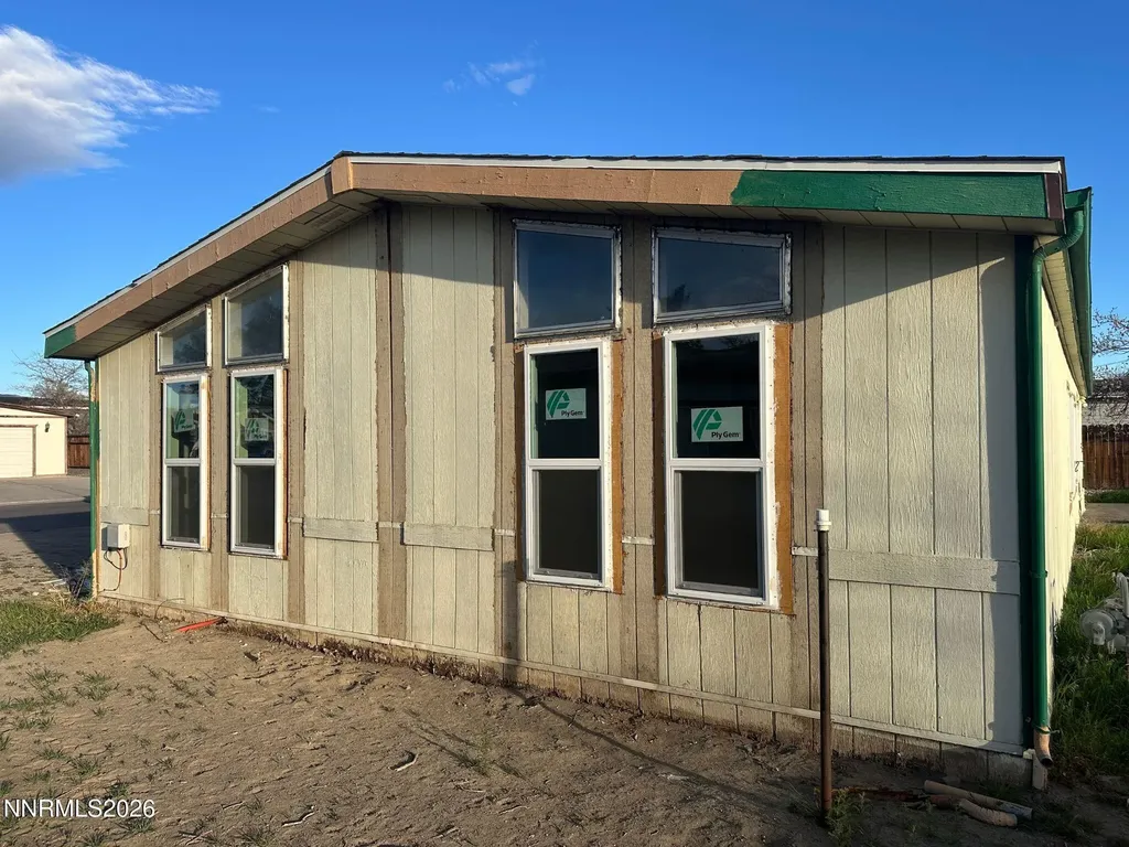 330 Parkland Fernley NV 89408