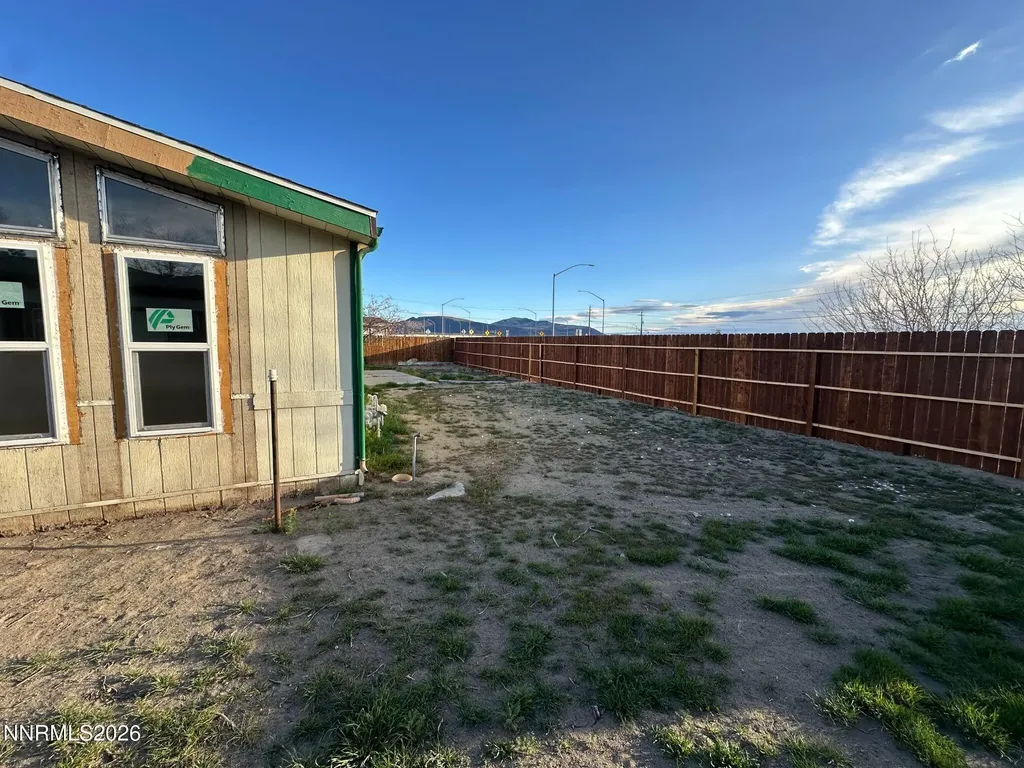 330 Parkland Fernley NV 89408