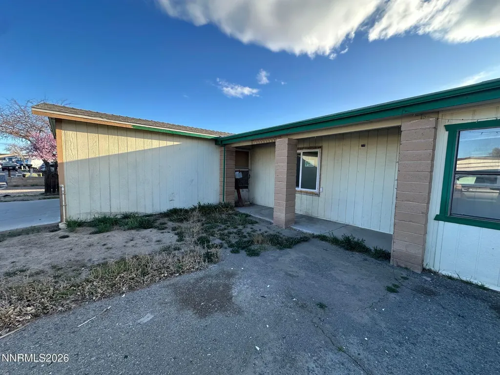 330 Parkland Fernley NV 89408