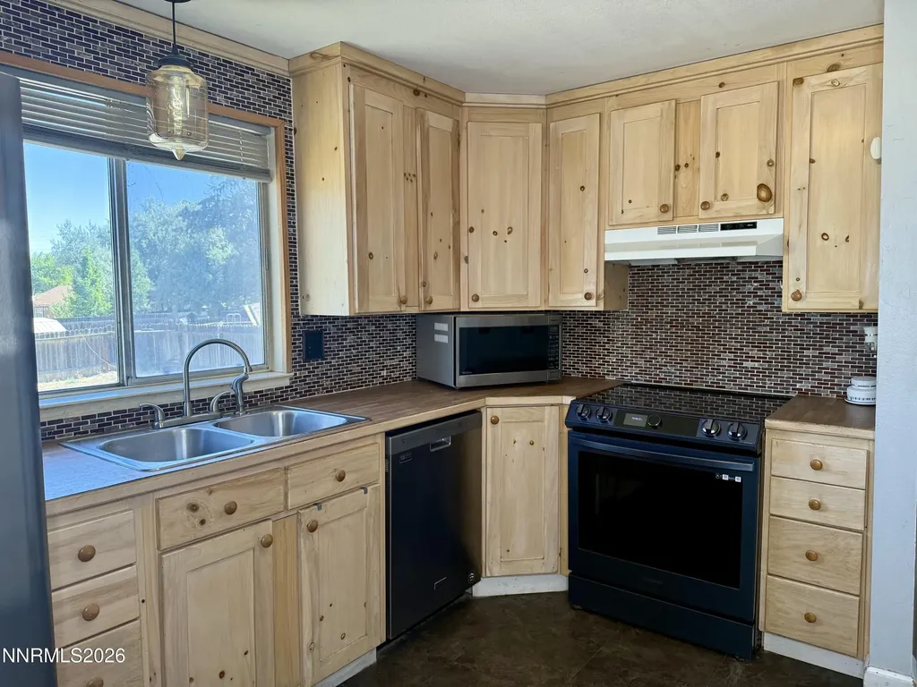 1855 Mizpah Winnemucca NV 89445