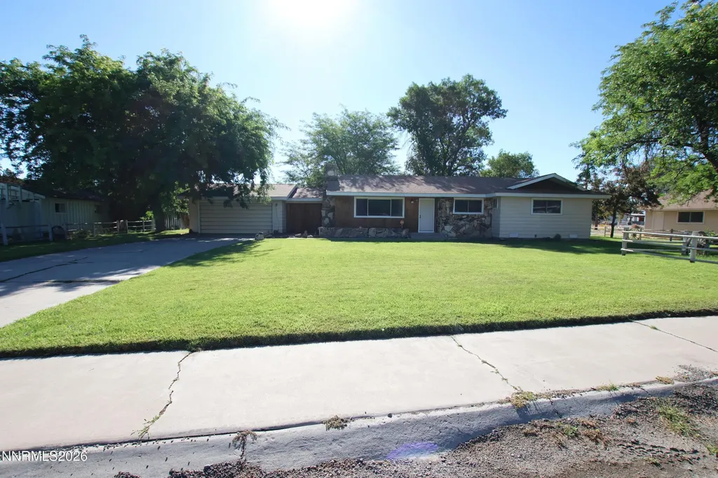 452 California Yerington NV 89447