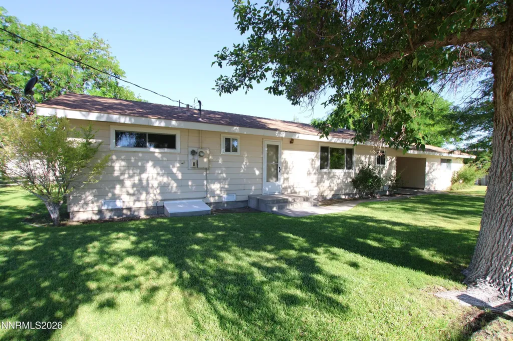 452 California Yerington NV 89447