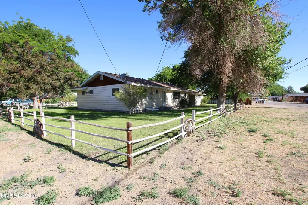 452 California Yerington NV 89447