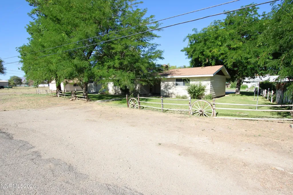 452 California Yerington NV 89447