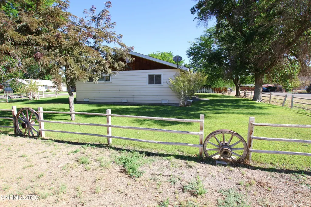 452 California Yerington NV 89447