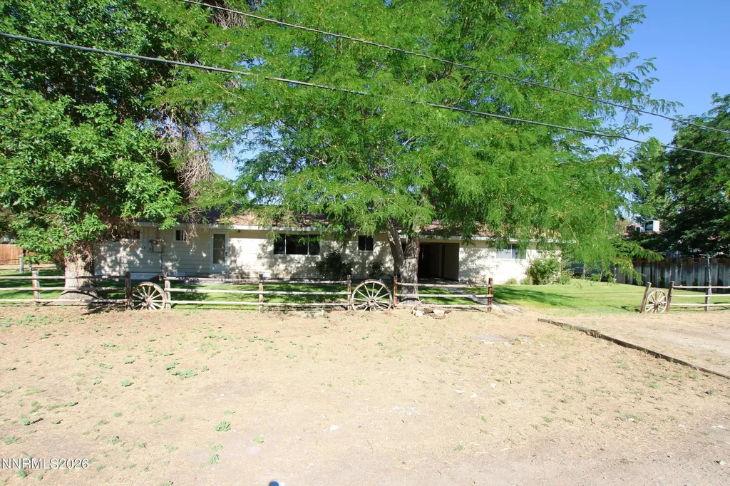 452 California Yerington NV 89447