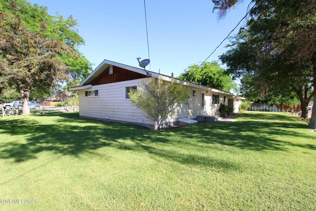 452 California Yerington NV 89447