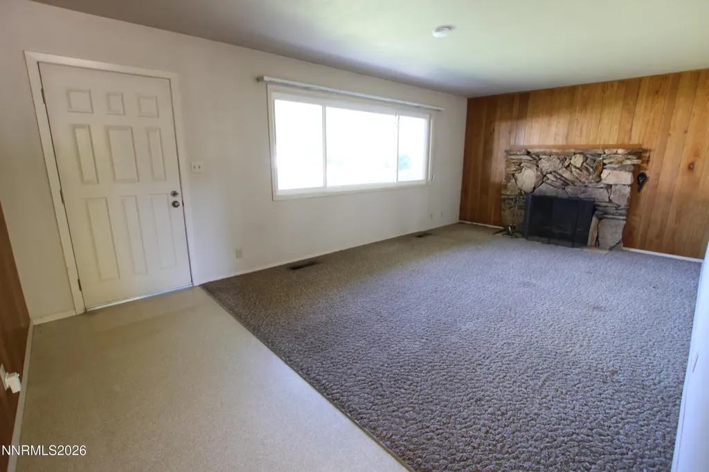 452 California Yerington NV 89447