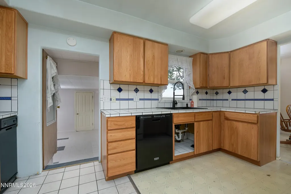 10 Wild Peach Wellington NV 89444