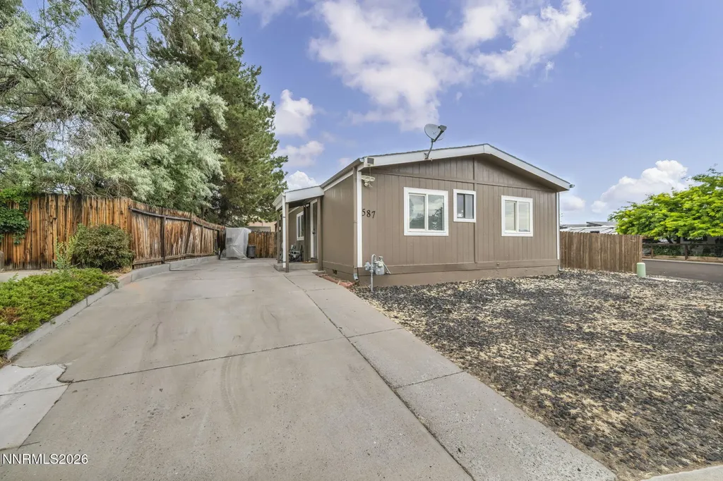 587 Jenni Moundhouse NV 89706