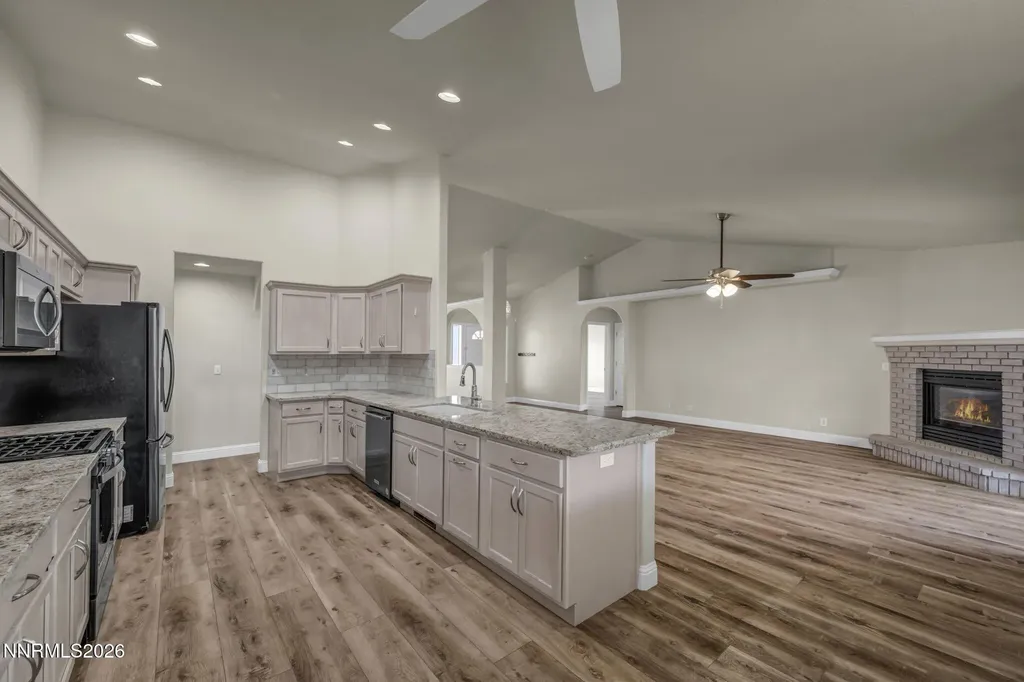 1284 Topaz Gardnerville NV 89460