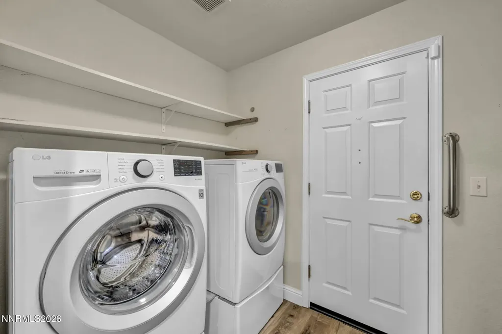 1284 Topaz Gardnerville NV 89460