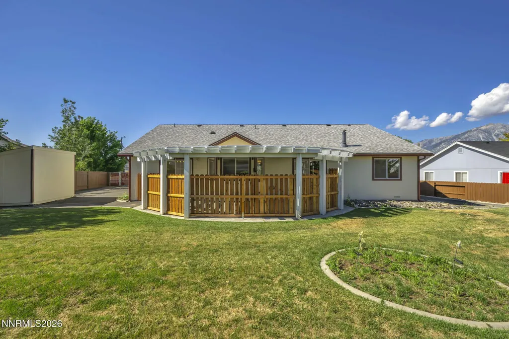 1284 Topaz Gardnerville NV 89460