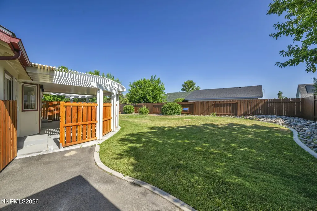 1284 Topaz Gardnerville NV 89460