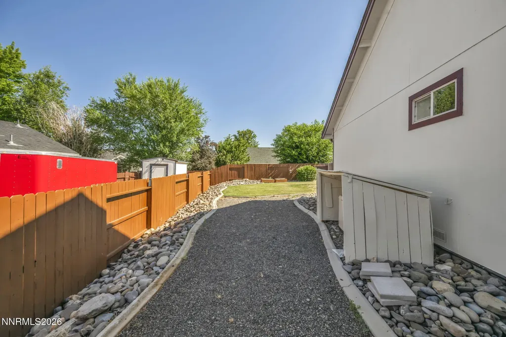 1284 Topaz Gardnerville NV 89460