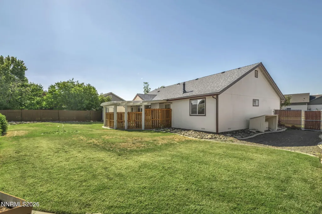 1284 Topaz Gardnerville NV 89460
