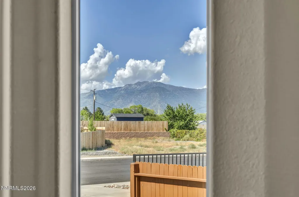 1284 Topaz Gardnerville NV 89460
