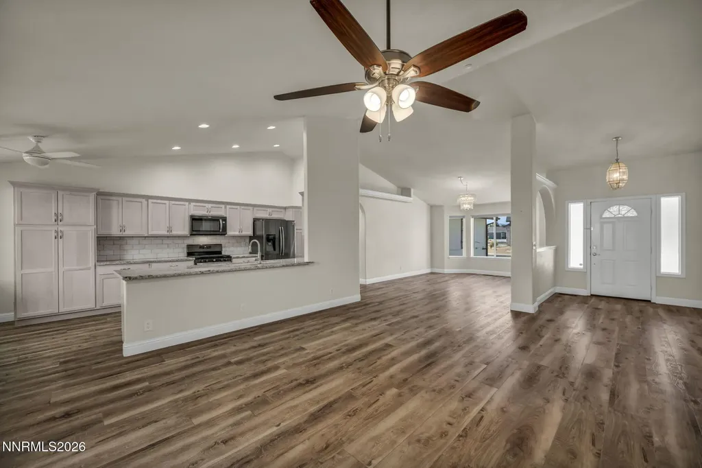 1284 Topaz Gardnerville NV 89460