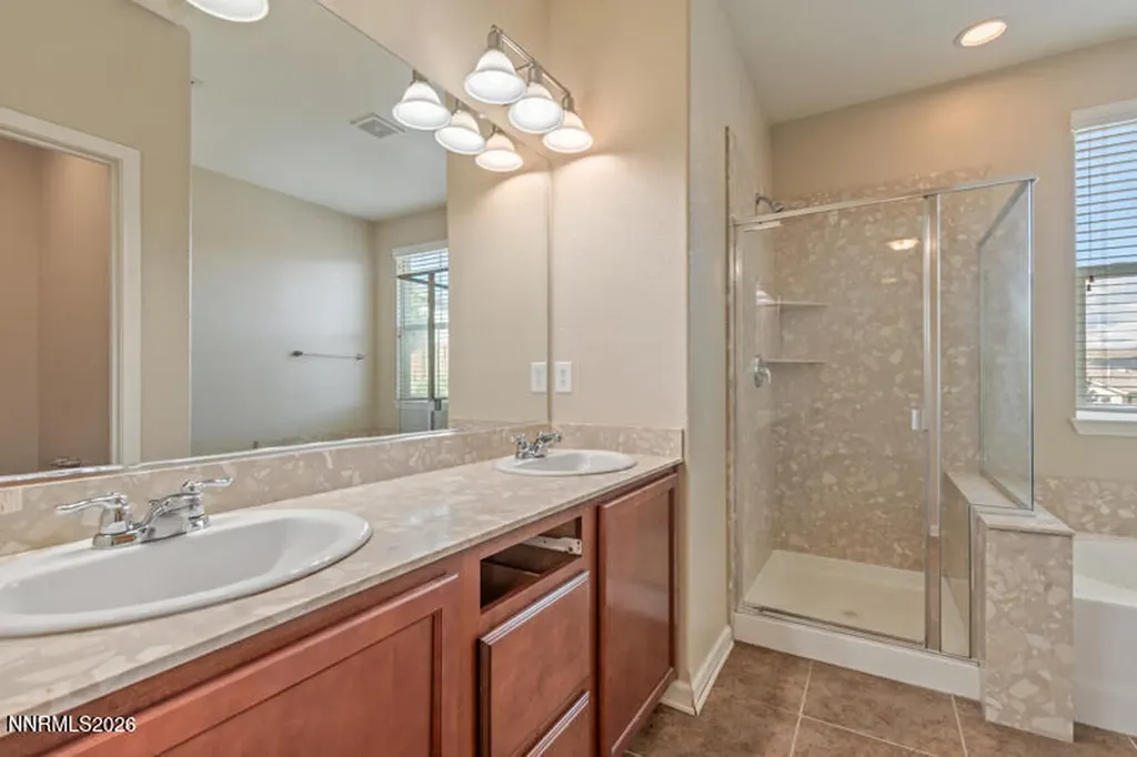 1052 Crown View Reno NV 89523