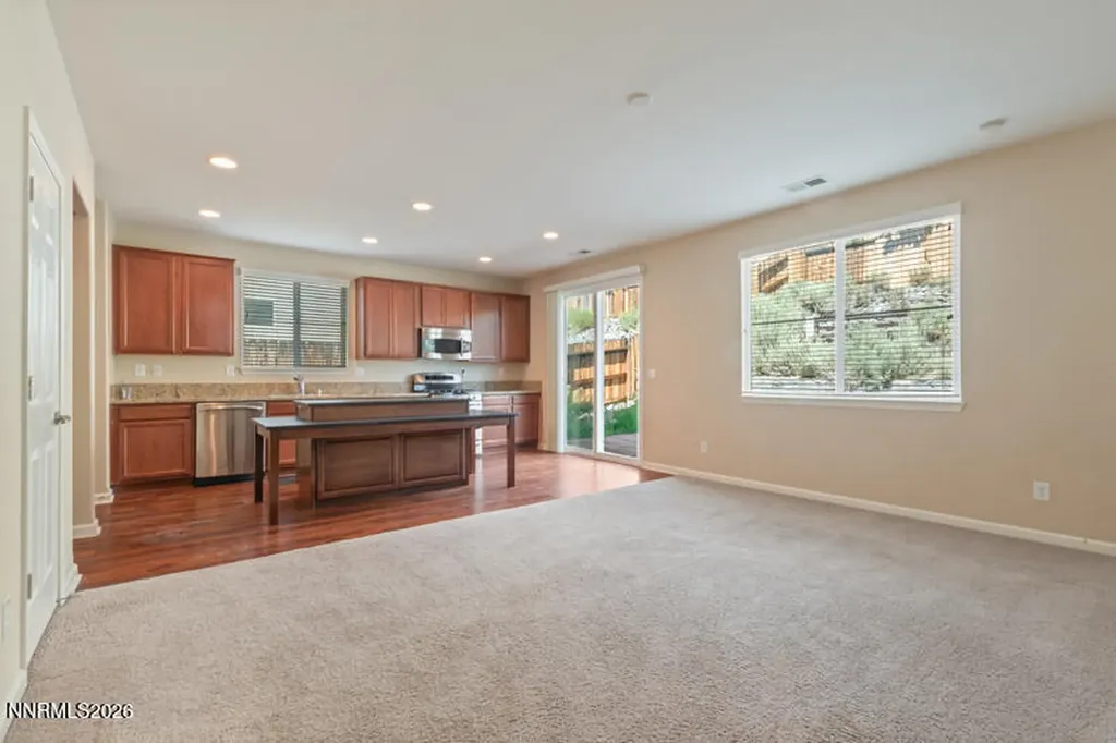 1052 Crown View Reno NV 89523