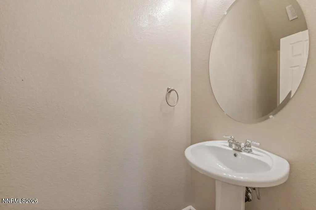 1052 Crown View Reno NV 89523