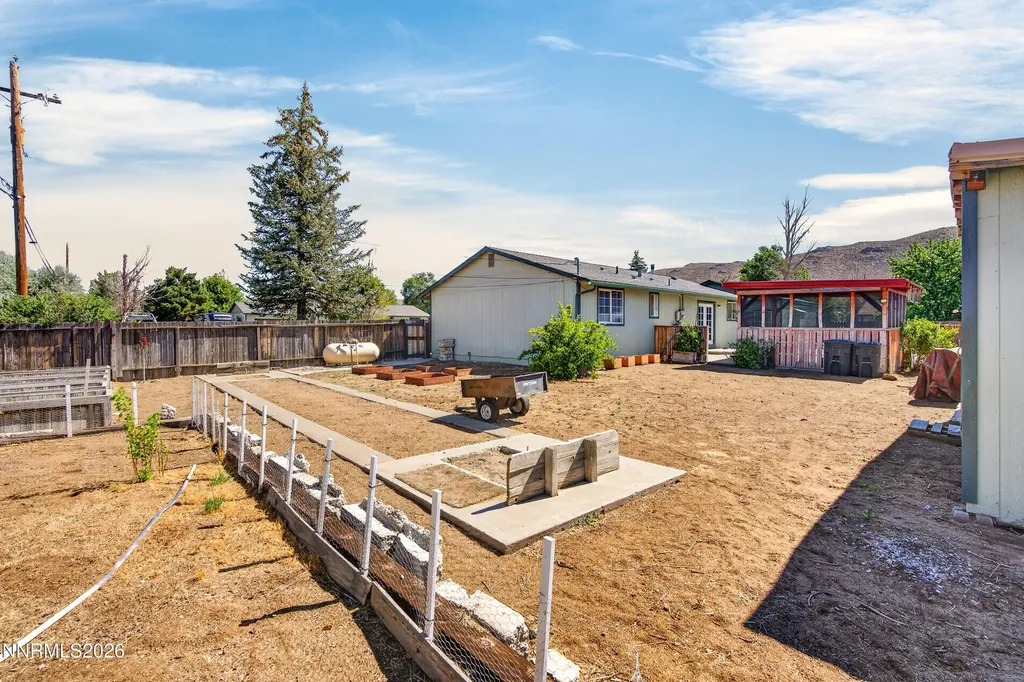 3950 Peregrine Reno NV 89508