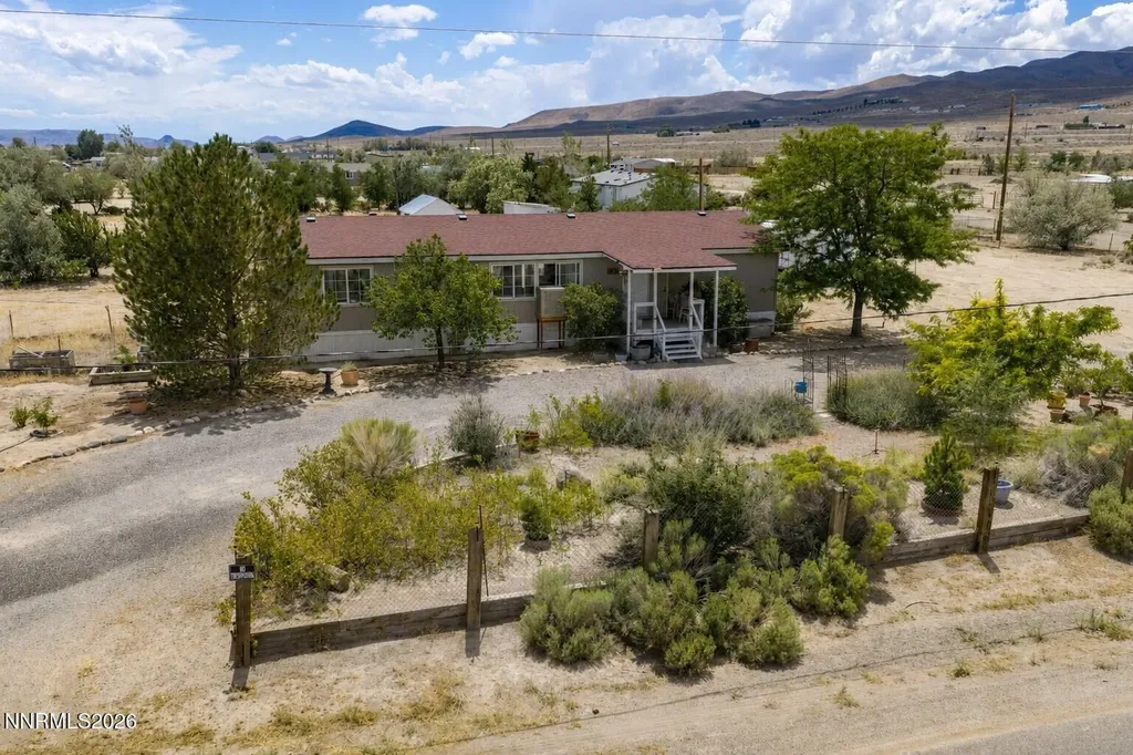 5020 White Oak Silver Springs NV 89429