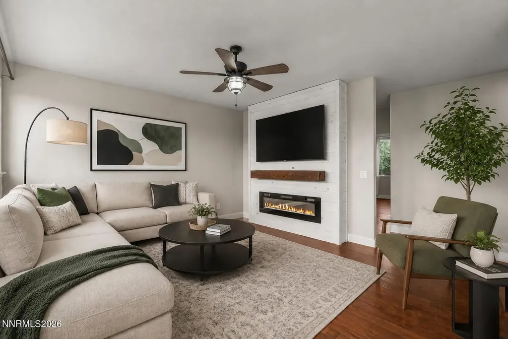 2811 Hawks View Sparks NV 89436