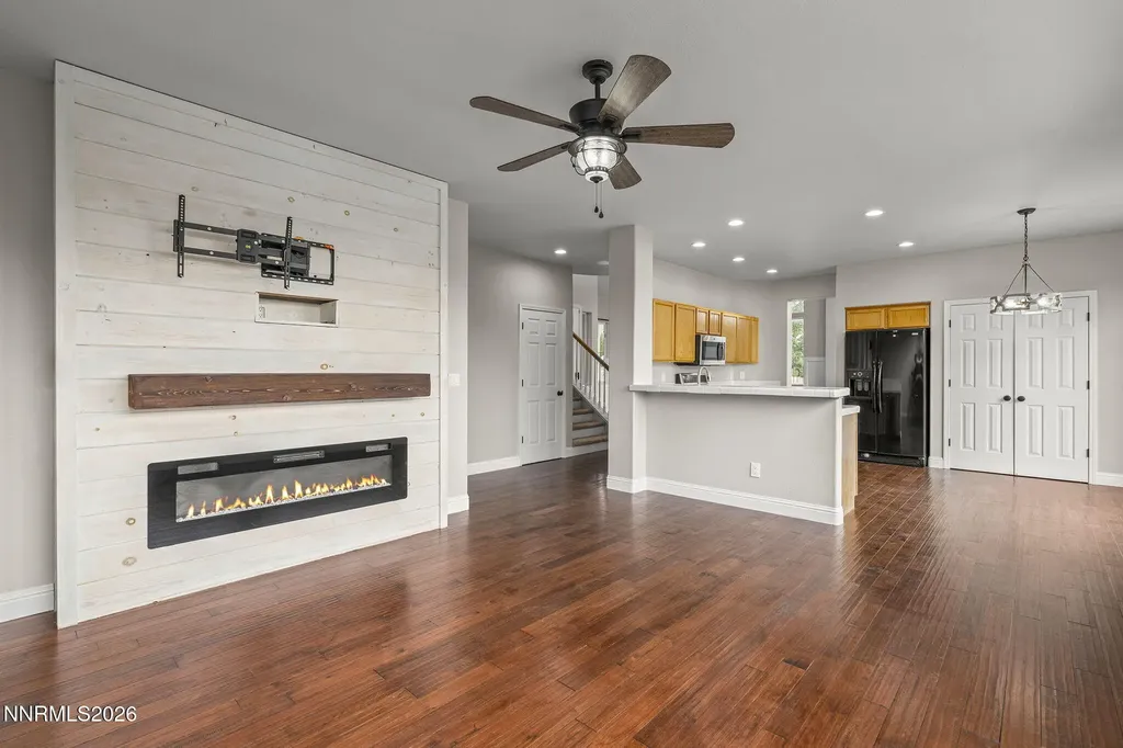 2811 Hawks View Sparks NV 89436