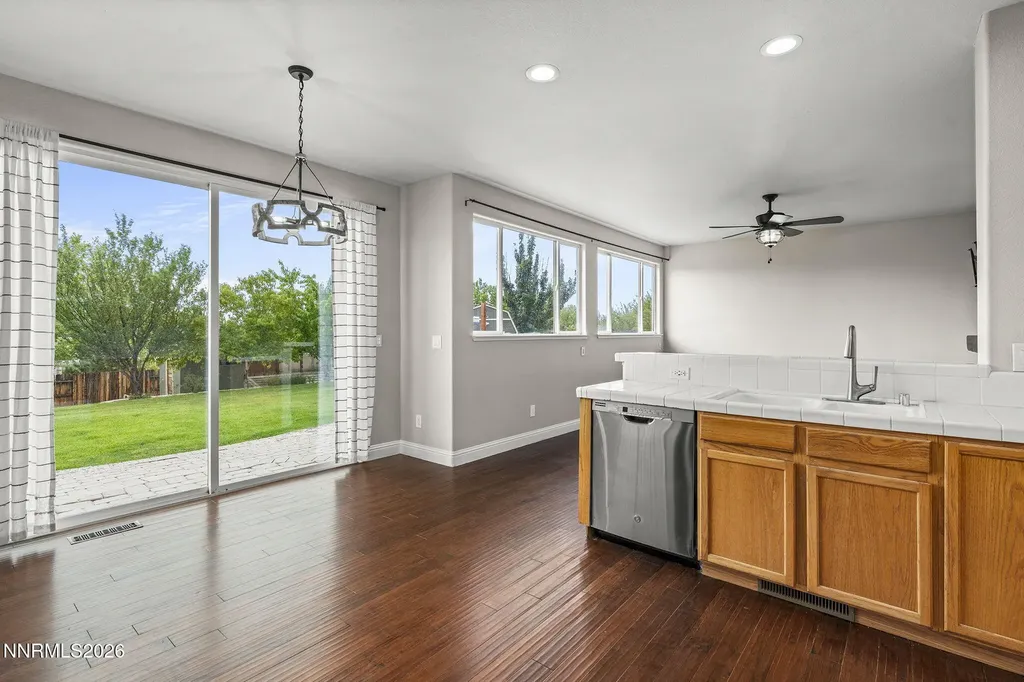2811 Hawks View Sparks NV 89436