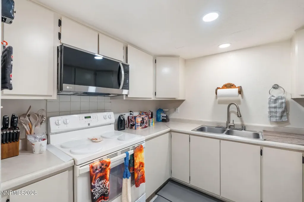 111 Vista Rafael Reno NV 89503