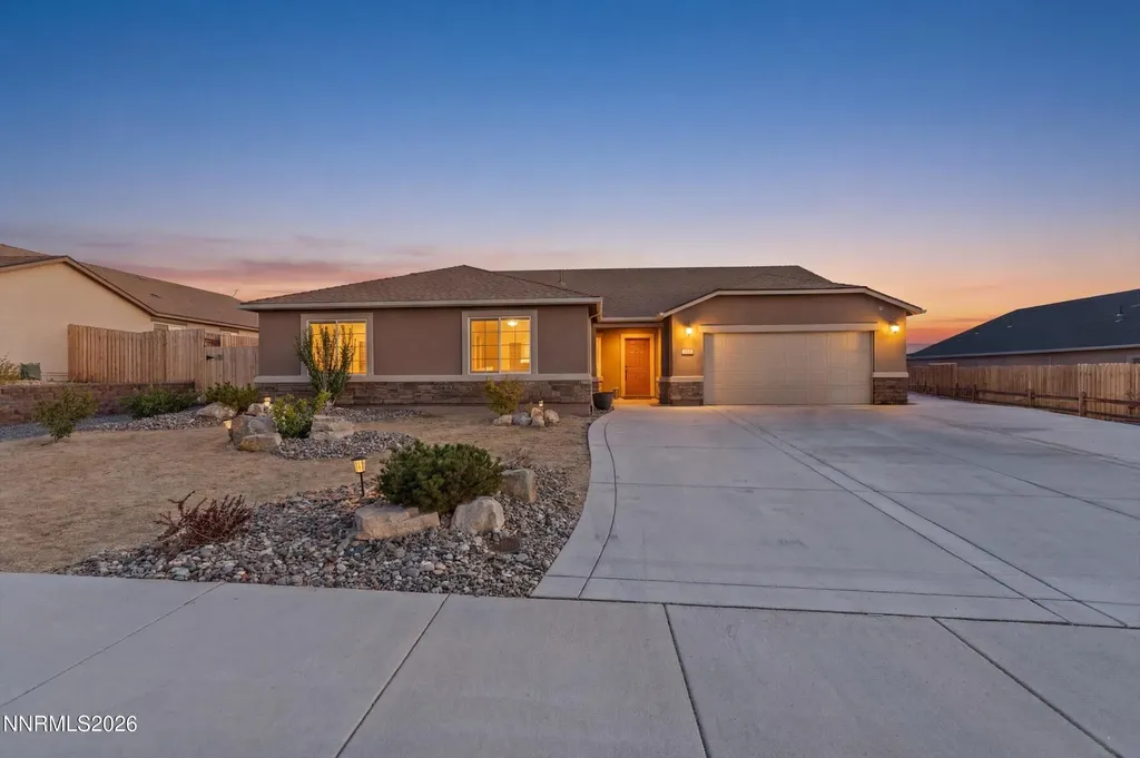 230 Orderville Dayton NV 89403