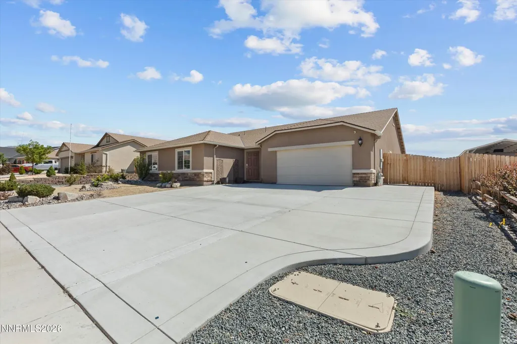 230 Orderville Dayton NV 89403