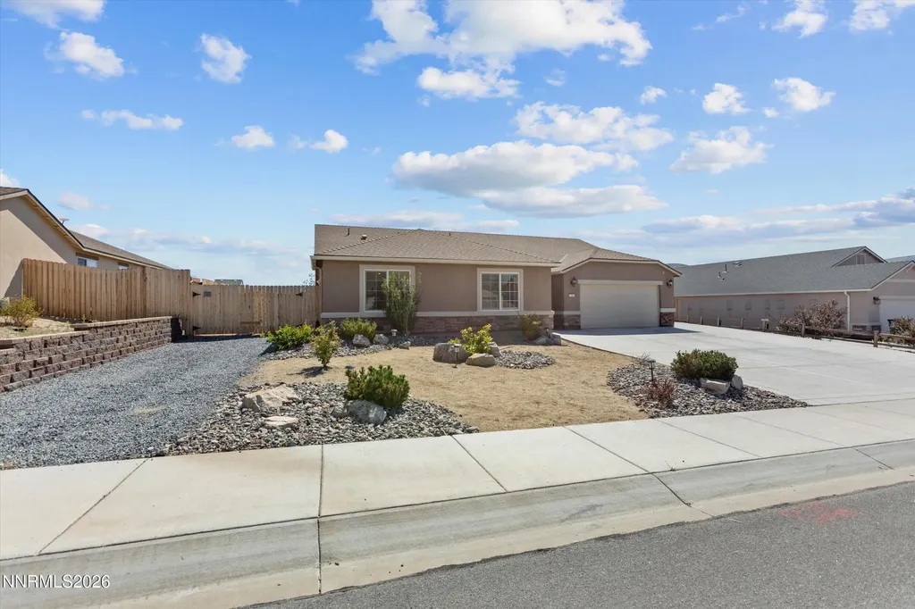 230 Orderville Dayton NV 89403