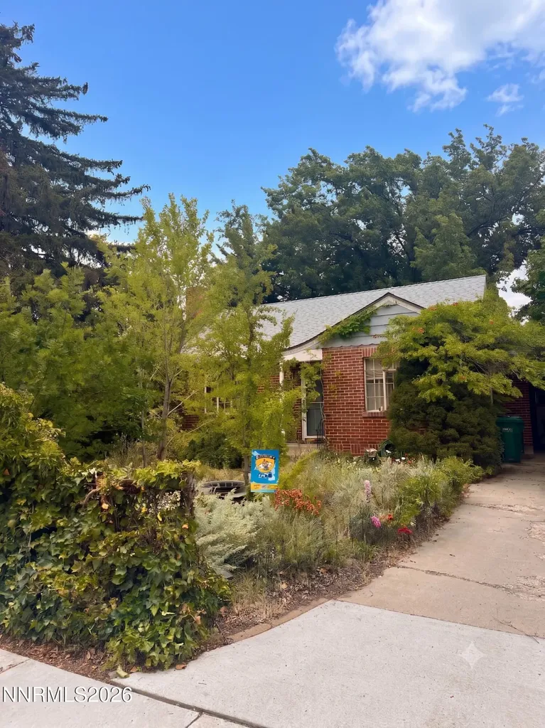 236 Bonnie Briar Reno NV 89509