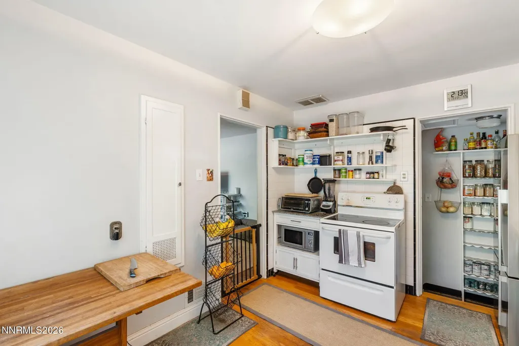 236 Bonnie Briar Reno NV 89509