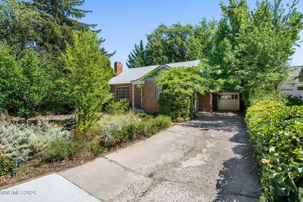 236 Bonnie Briar Reno NV 89509