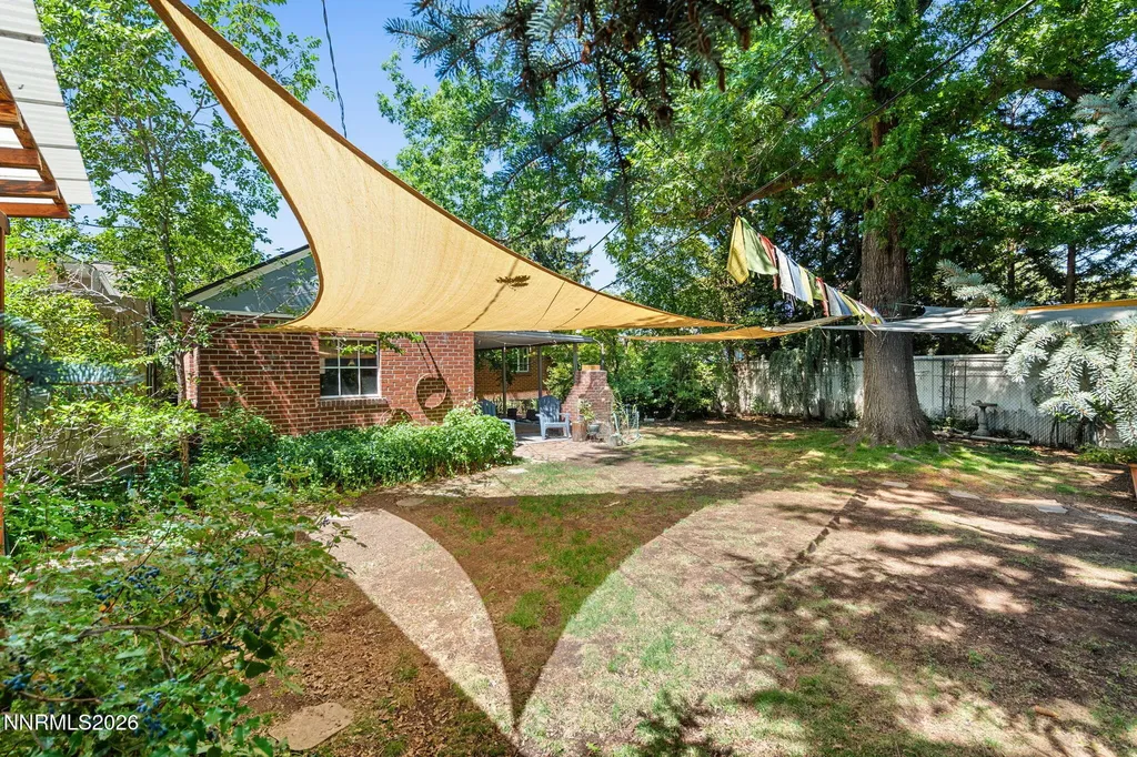 236 Bonnie Briar Reno NV 89509