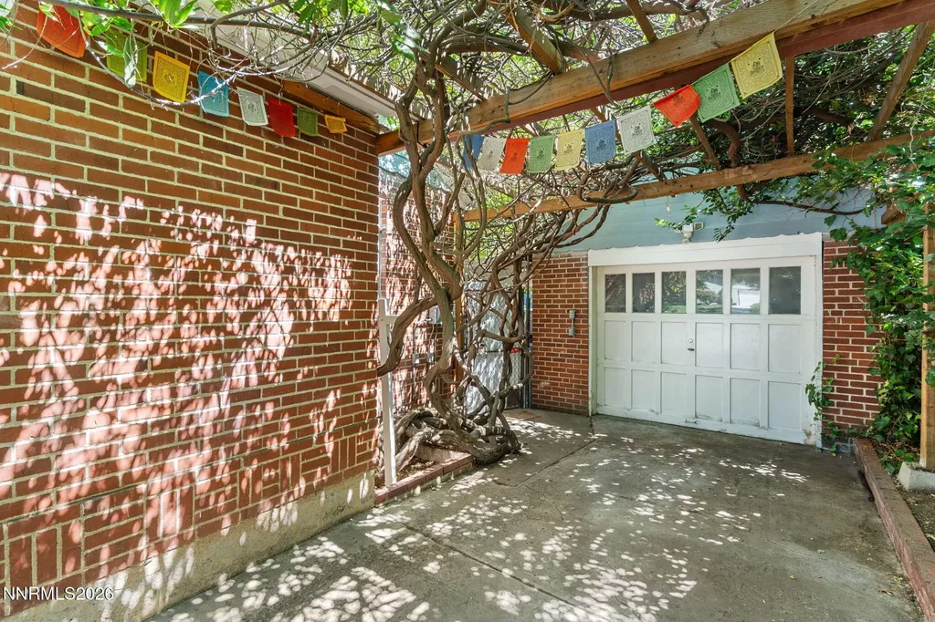 236 Bonnie Briar Reno NV 89509