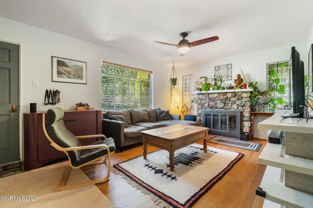 236 Bonnie Briar Reno NV 89509