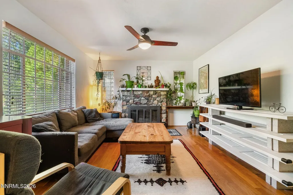 236 Bonnie Briar Reno NV 89509