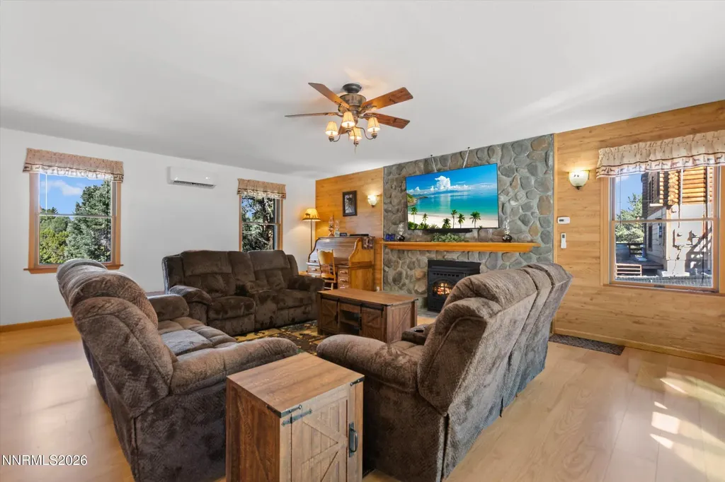 21595 Dortort Reno NV 89521
