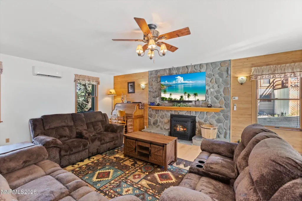21595 Dortort Reno NV 89521