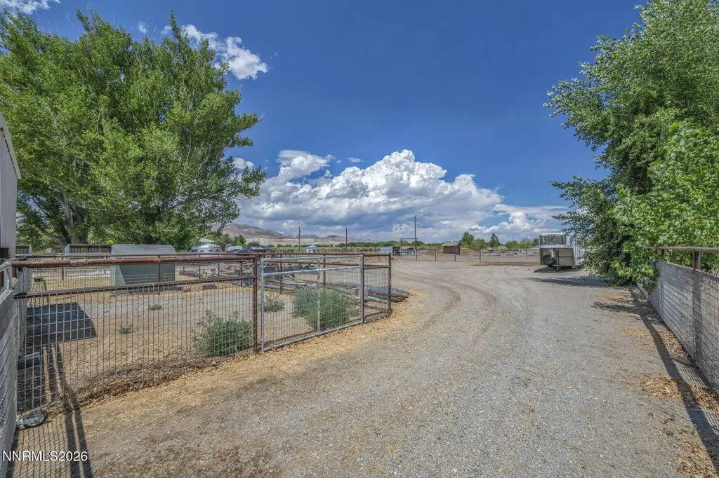 20 Baker Yerington NV 89447