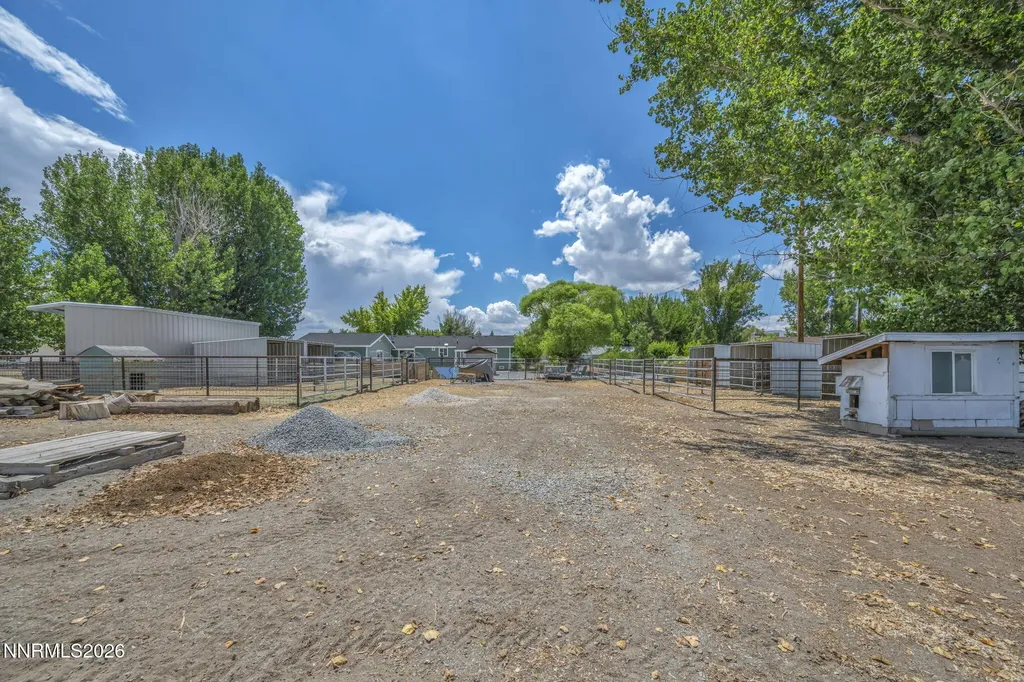 20 Baker Yerington NV 89447