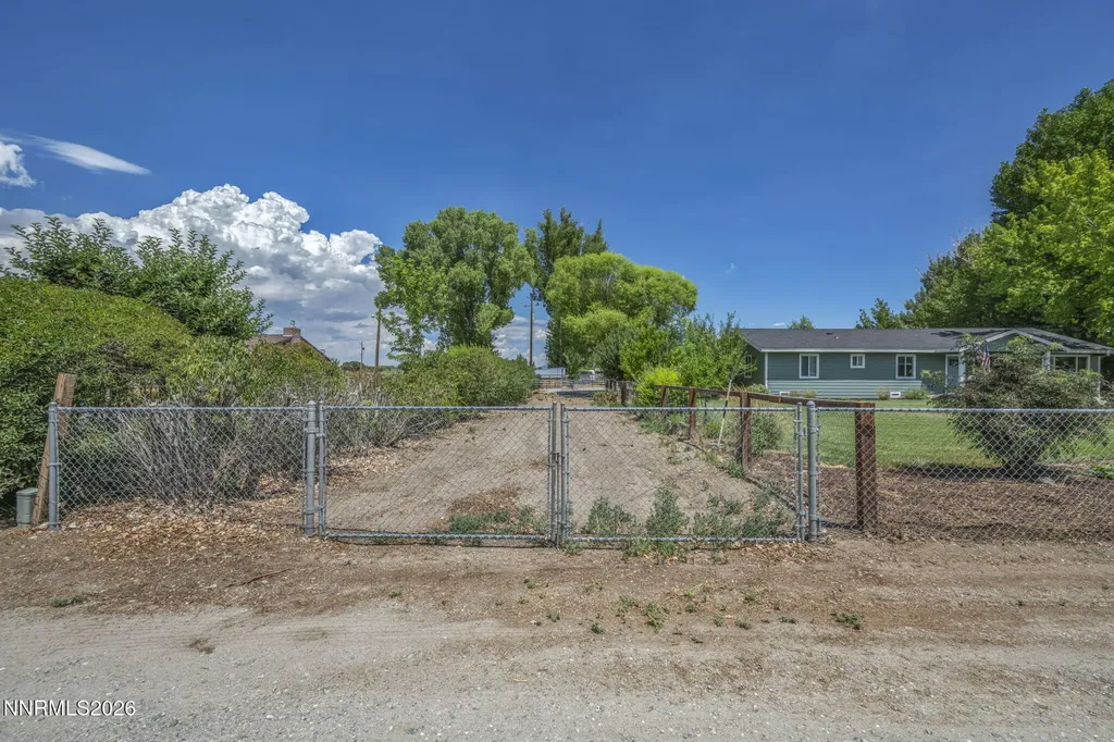 20 Baker Yerington NV 89447