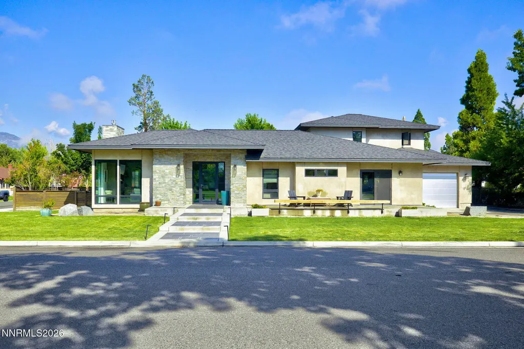 1592 6th Minden NV 89423