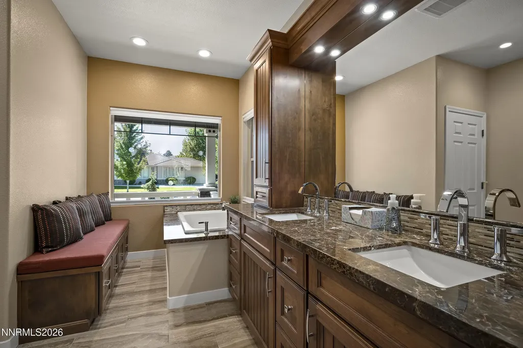 6547 Rey Del Sierra Sparks NV 89436
