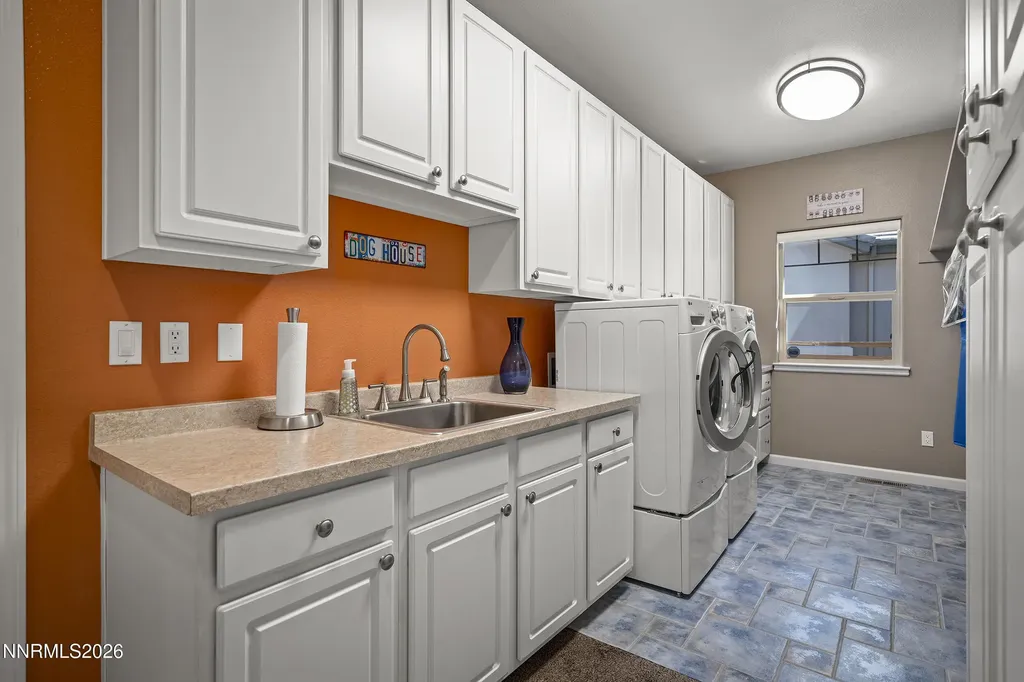 6547 Rey Del Sierra Sparks NV 89436