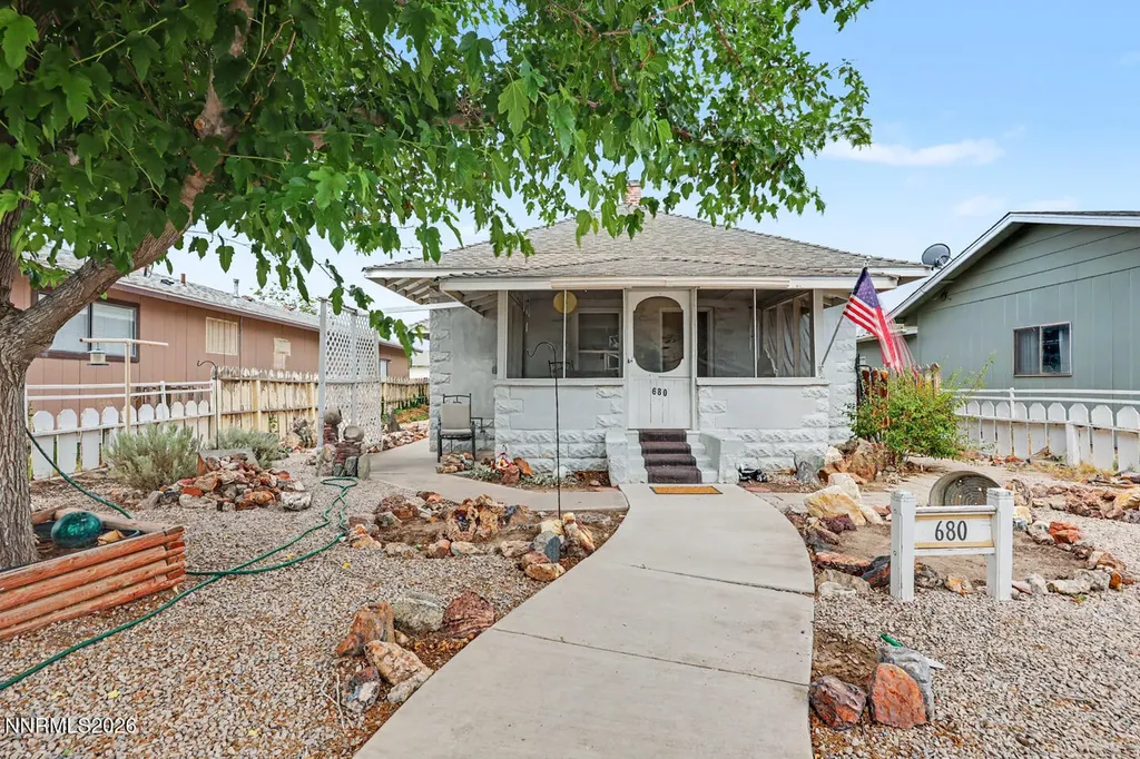680 Douglas Fallon NV 89406